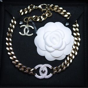CHANEL CC Crystal Choker B22